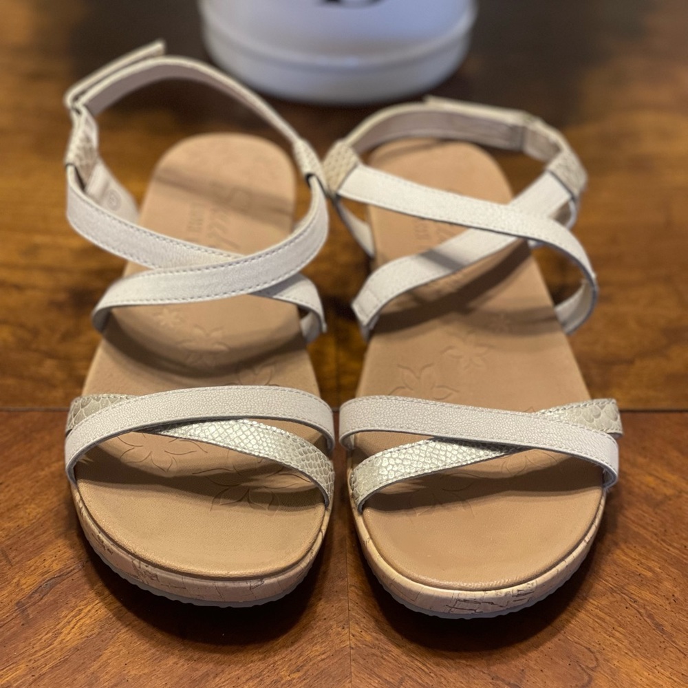Pretty sandals for your new pedicure!